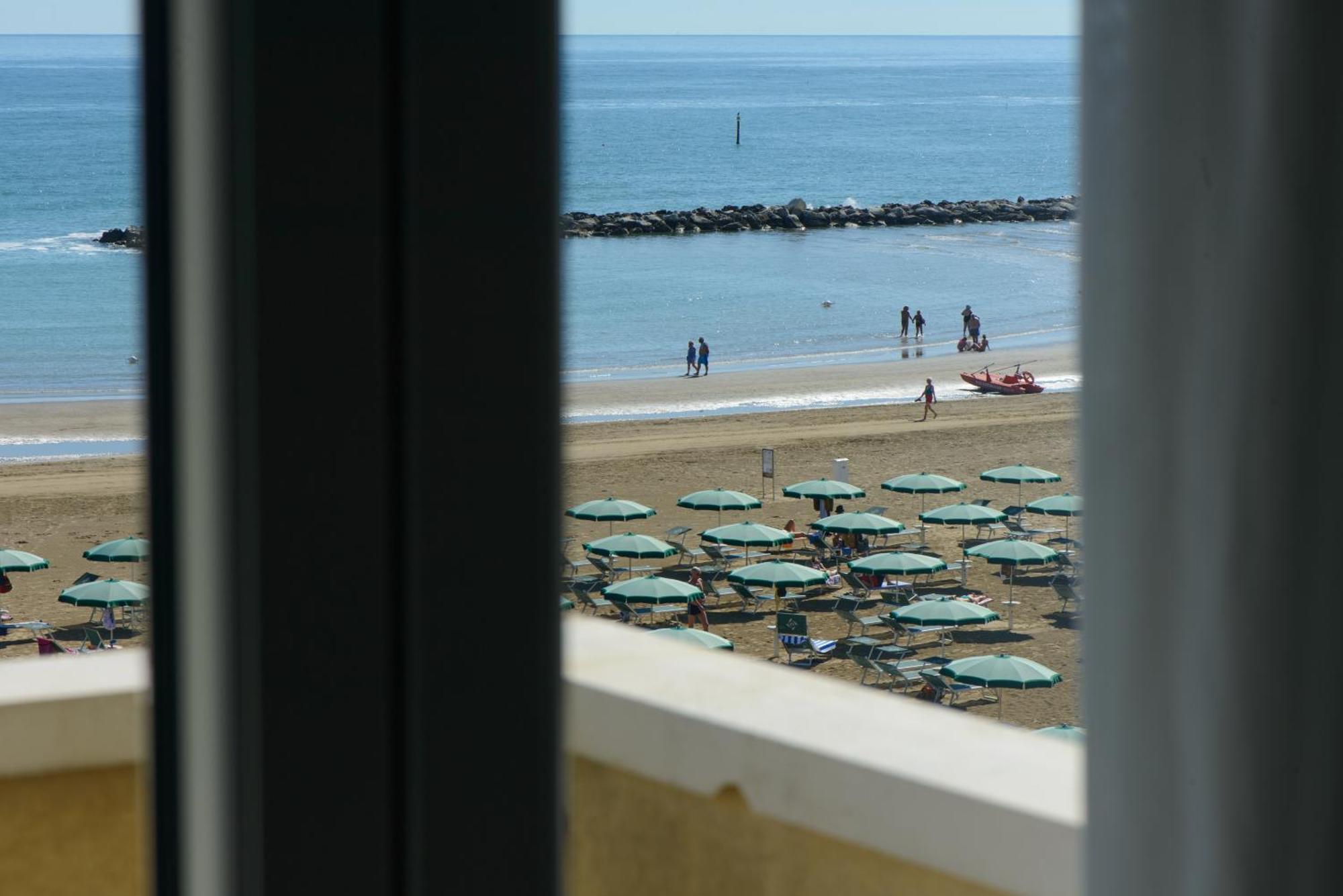 Nautic Beach Hotel Ρίμινι Εξωτερικό φωτογραφία